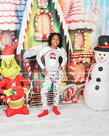 2024_Christmas_LaTashia-19