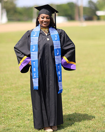2025_Grad_Maddy-69