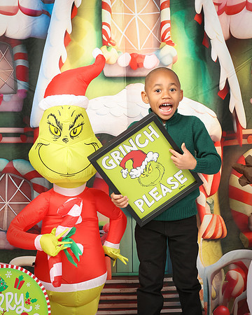 2024_Christmas_Griffins-3