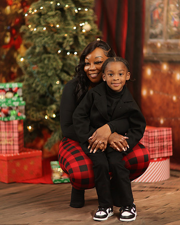 2024_Christmas_Zaniyah-34