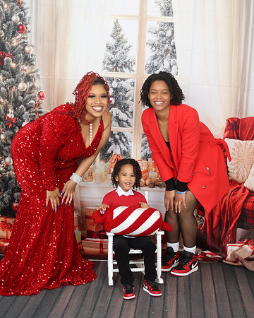 2024_Christmas_Cynthia-2