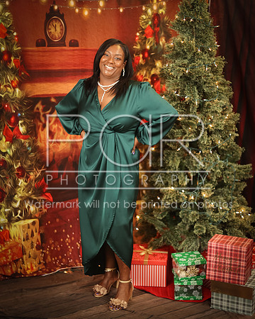 2024_Christmas_Vanessa-15