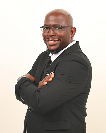 2025_Headshots_CoreyTurner-17