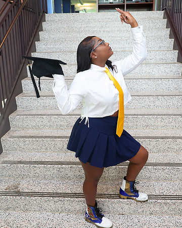 2025_Grad_Maddy-22