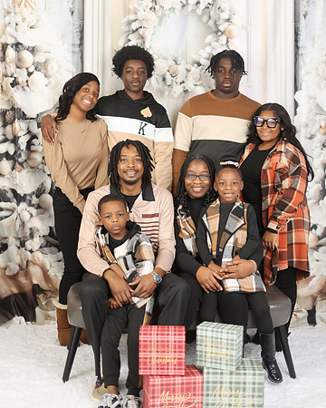 2024_Christmas_Alisha-3