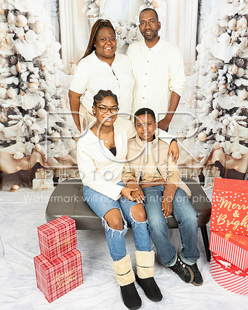 2024_Holiday_D_Kyles-2