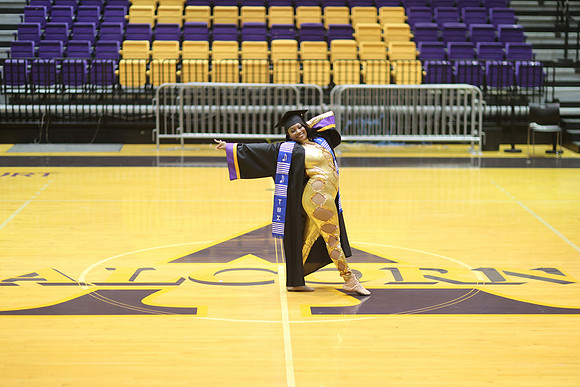 2025_Grad_Maddy-43