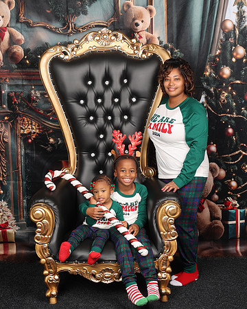 2024_Christmas_Angeline-25