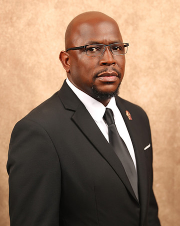 2025_Headshots_CoreyTurner-10