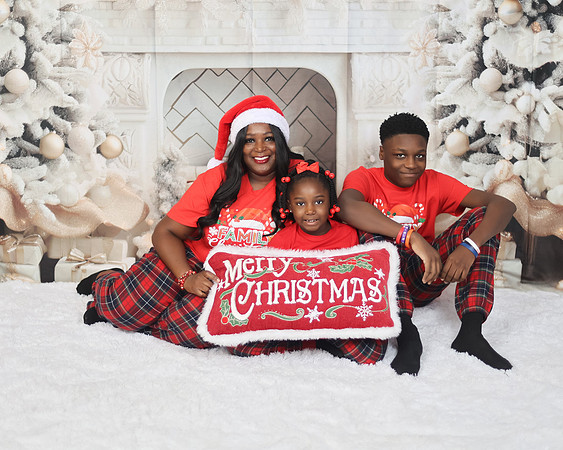 2024_Christmas_Antoinette Clark-3