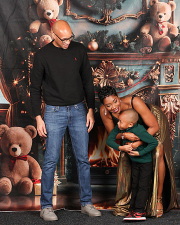 2024_Christmas_Griffins-39