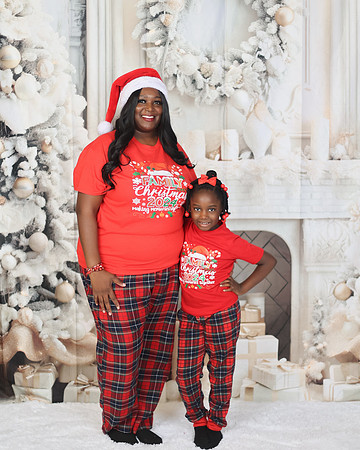 2024_Christmas_Antoinette Clark-7