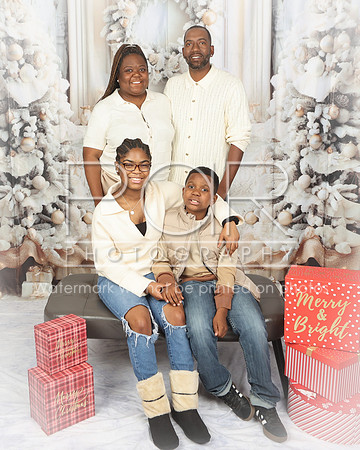 2024_Holiday_D_Kyles-3