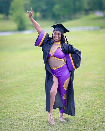 2025_Grad_Maddy-90