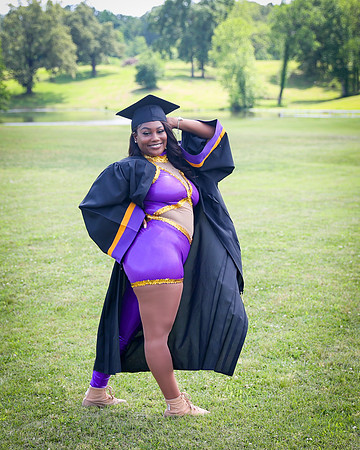 2025_Grad_Maddy-75
