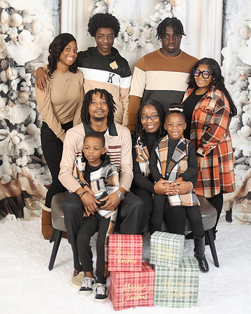 2024_Christmas_Alisha-1