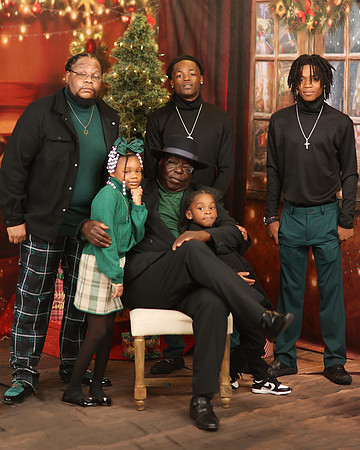 2024_Christmas_Zaniyah-14