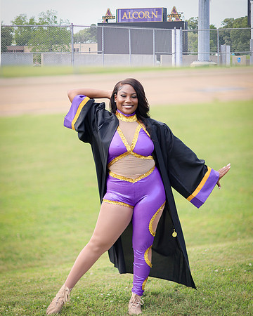 2025_Grad_Maddy-102