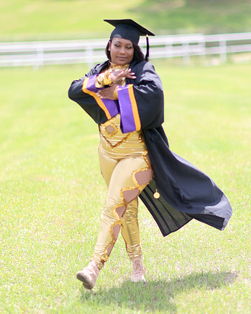 2025_Grad_Maddy-53