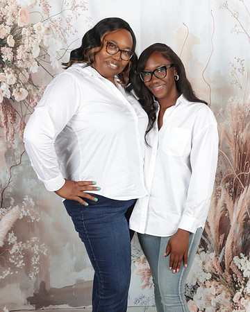 2024_SchquitaJones_Family-24