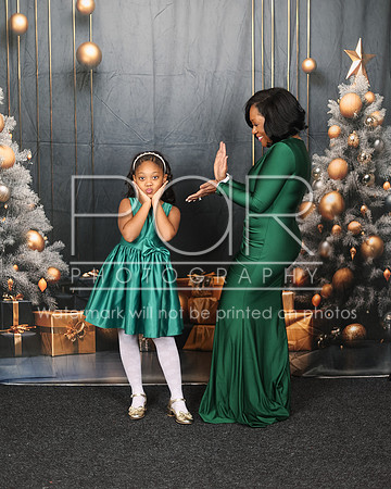 2024_Christmas_Tiffany-33