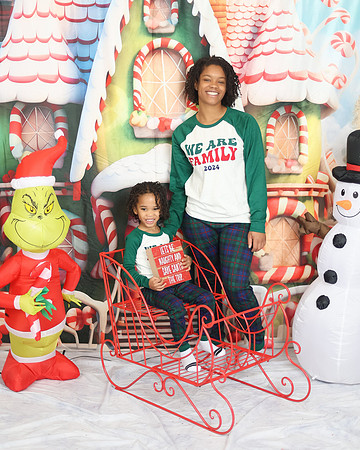 2024_Christmas_Cynthia-24