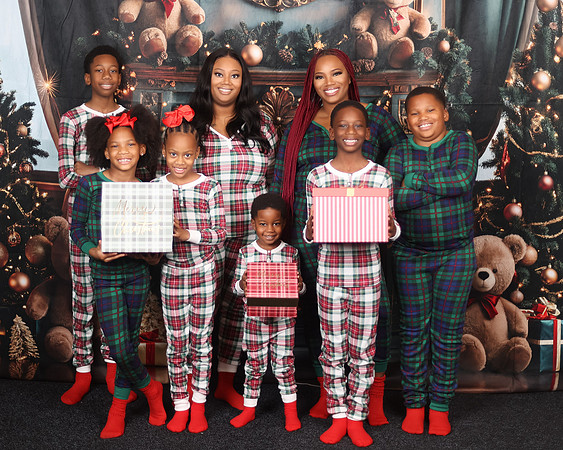 2024_Christmas_Shaniqua-9