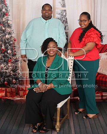 2024_Christmas_Antoinette-1