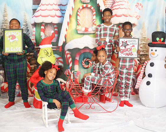 2024_Christmas_Shaniqua-14