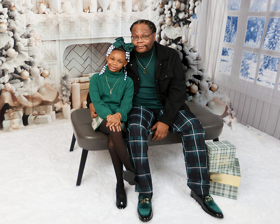 2024_Christmas_Zaniyah-16