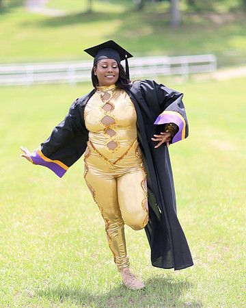 2025_Grad_Maddy-56