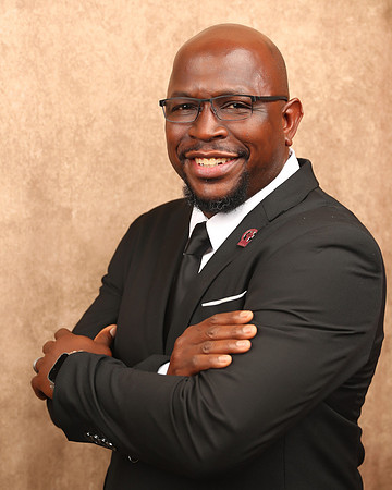 2025_Headshots_CoreyTurner-6