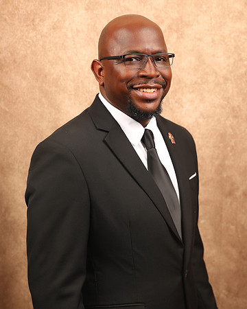 2025_Headshots_CoreyTurner-11