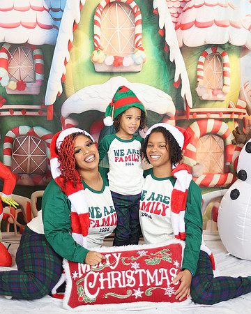 2024_Christmas_Cynthia-33