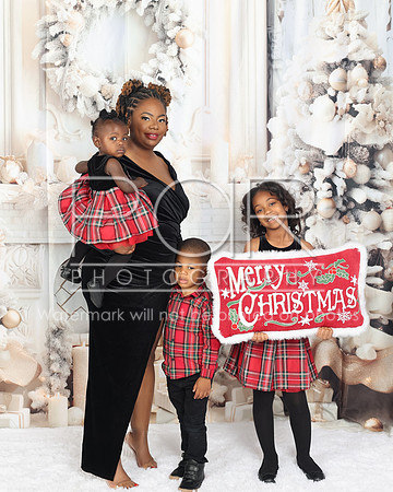 2024_Christmas_LaTashia-7