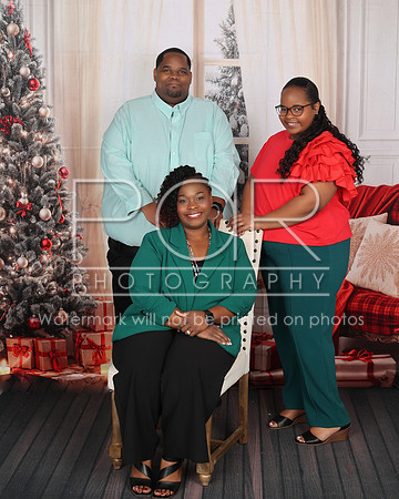 2024_Christmas_Antoinette-3