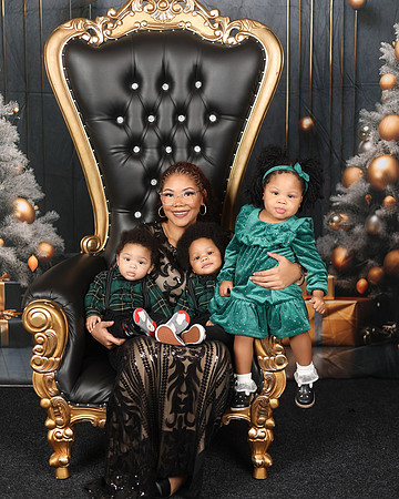2024_Christmas_Jewell-3