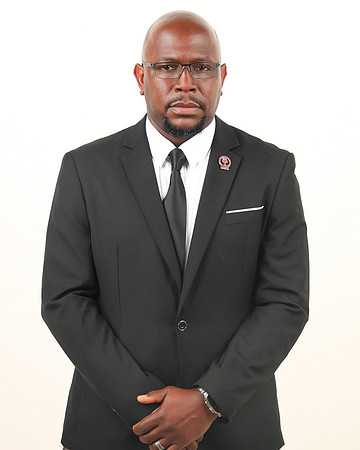 2025_Headshots_CoreyTurner-12