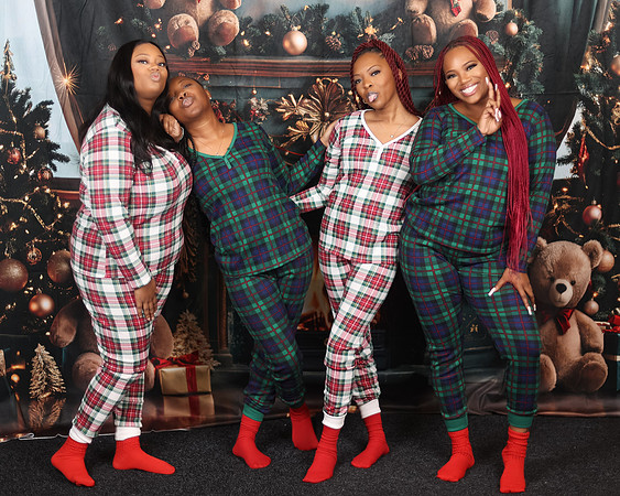 2024_Christmas_Shaniqua-32