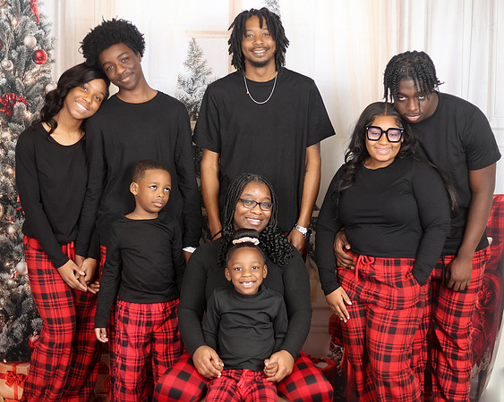 2024_Christmas_Alisha-27