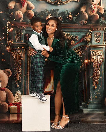 2024_Christmas_Elexis-6