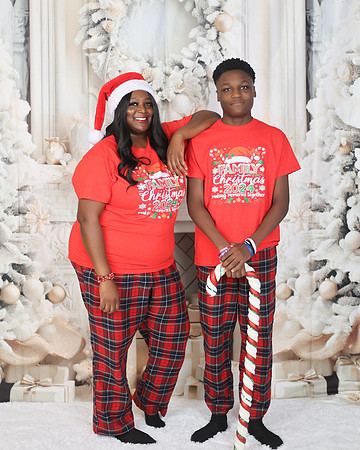 2024_Christmas_Antoinette Clark-9