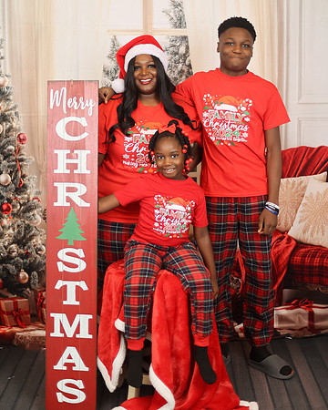 2024_Christmas_Antoinette Clark-14