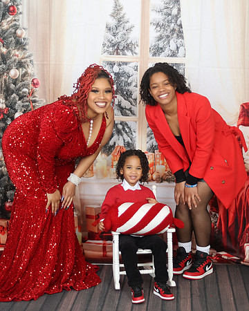 2024_Christmas_Cynthia-4