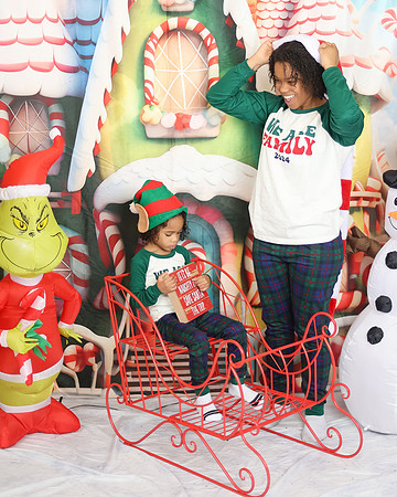 2024_Christmas_Cynthia-25