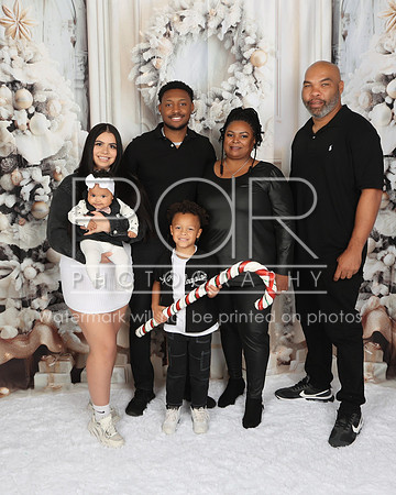 2024_Christmas_Dorothy-32