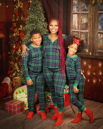 2024_Christmas_Shaniqua-3