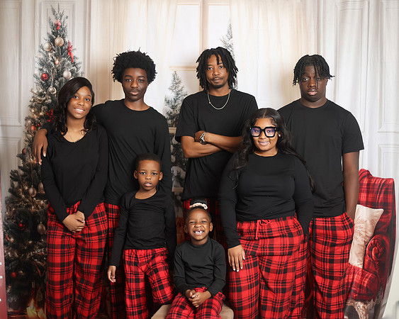2024_Christmas_Alisha-25