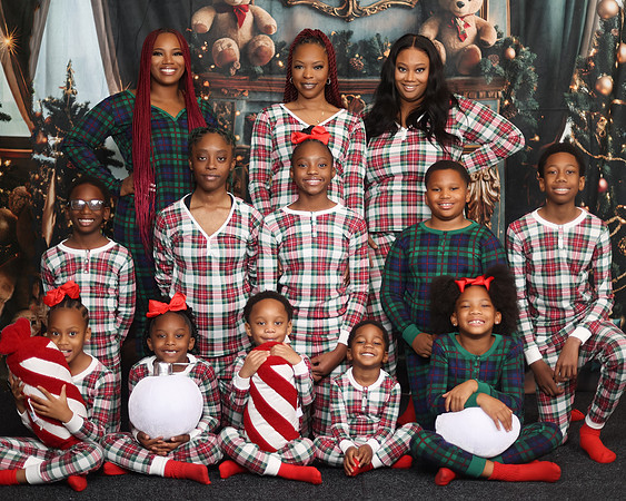 2024_Christmas_Shaniqua-23