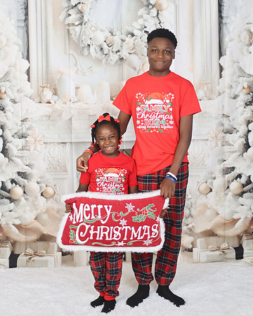 2024_Christmas_Antoinette Clark-6